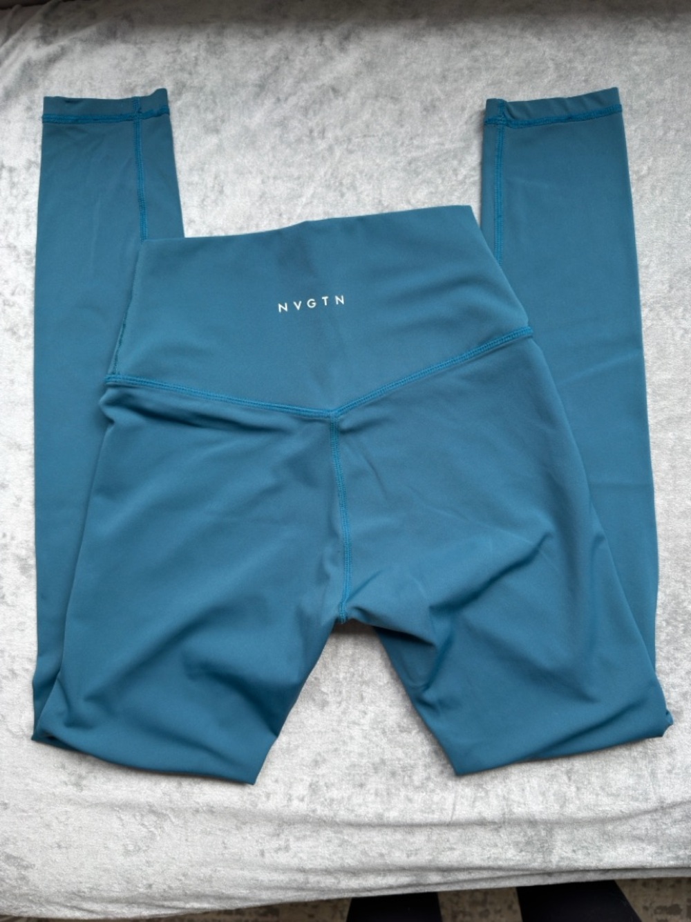 💙 NVGTN Signature 2.0 Workout Leggings | Buttery Soft | Pacific Blue | Size M 💙 - Picture 4 of 10